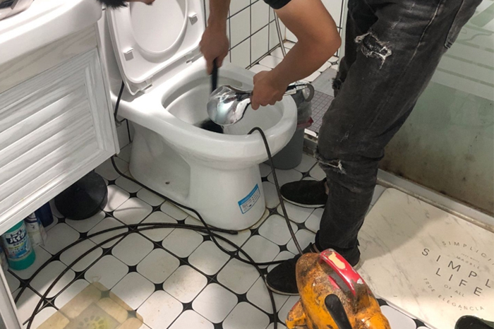 瑞溪镇马桶堵塞自己疏通还是找师傅?专业上门服务让你省时更省心