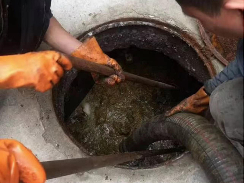 瑞溪镇清理化粪池时如何避免沼气的危害?